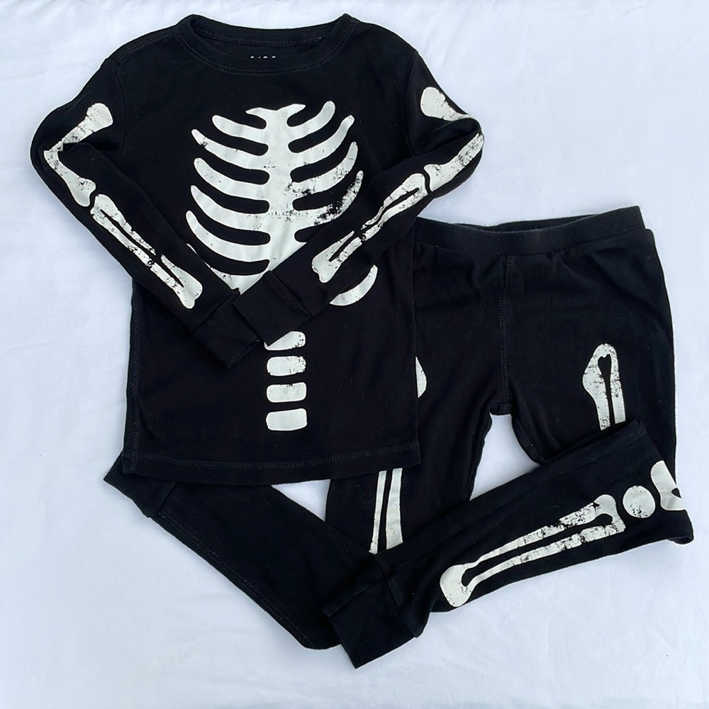 Cat & Jack Skeleton Pajamas - 4